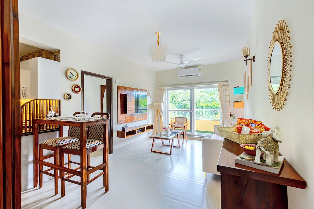 Alaya Stays Veera Marina 1BHK with Pool