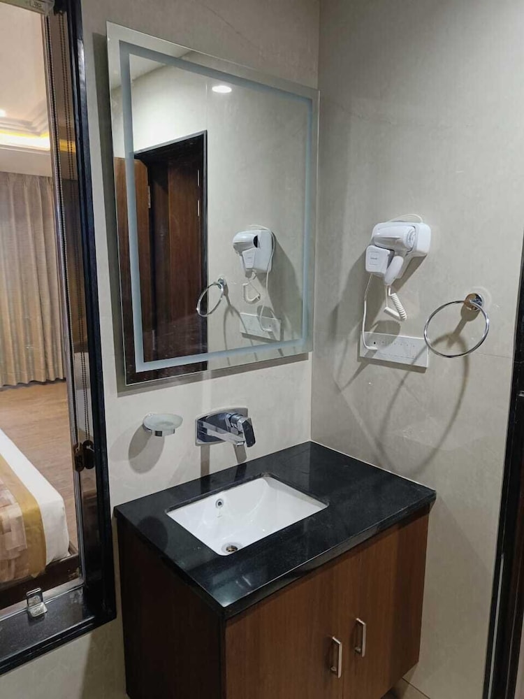 Hotel Raghukul Grand