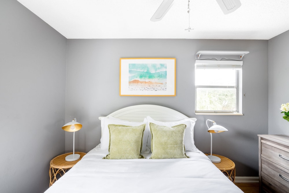 Harper by Avantstay Beautiful Home w/ Pool Walk to the Beach! view 3