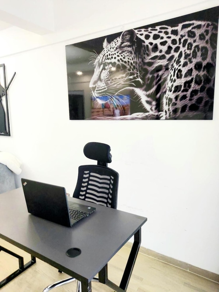 Luxurious Nairobi Condo With Rooftop Pool & Gym