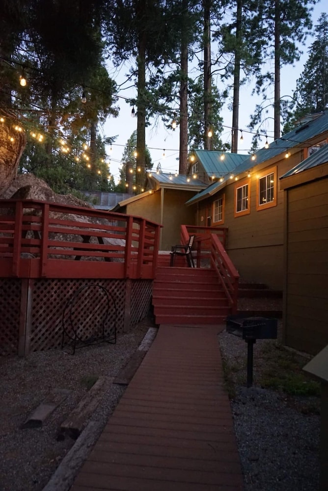 Fox Den Suite in Shaver Lake