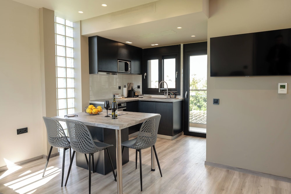 Grand Kourouta Pool Apartments