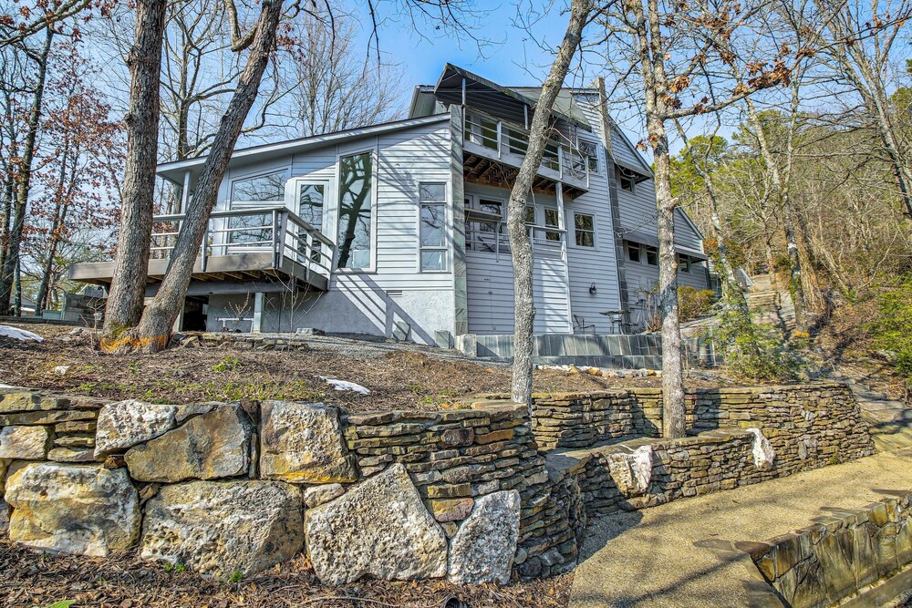 Boat Dock & Views: Stunning Lake Coronado Gem!