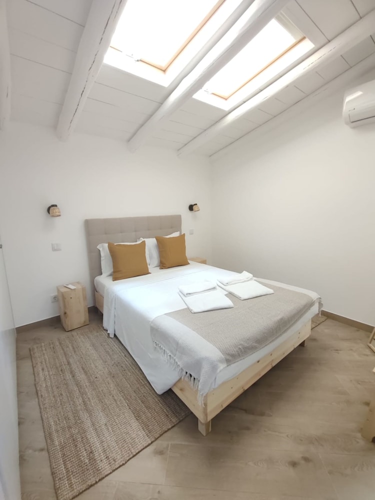 2 Floors Home Near Carvoeiro Slidesplash
