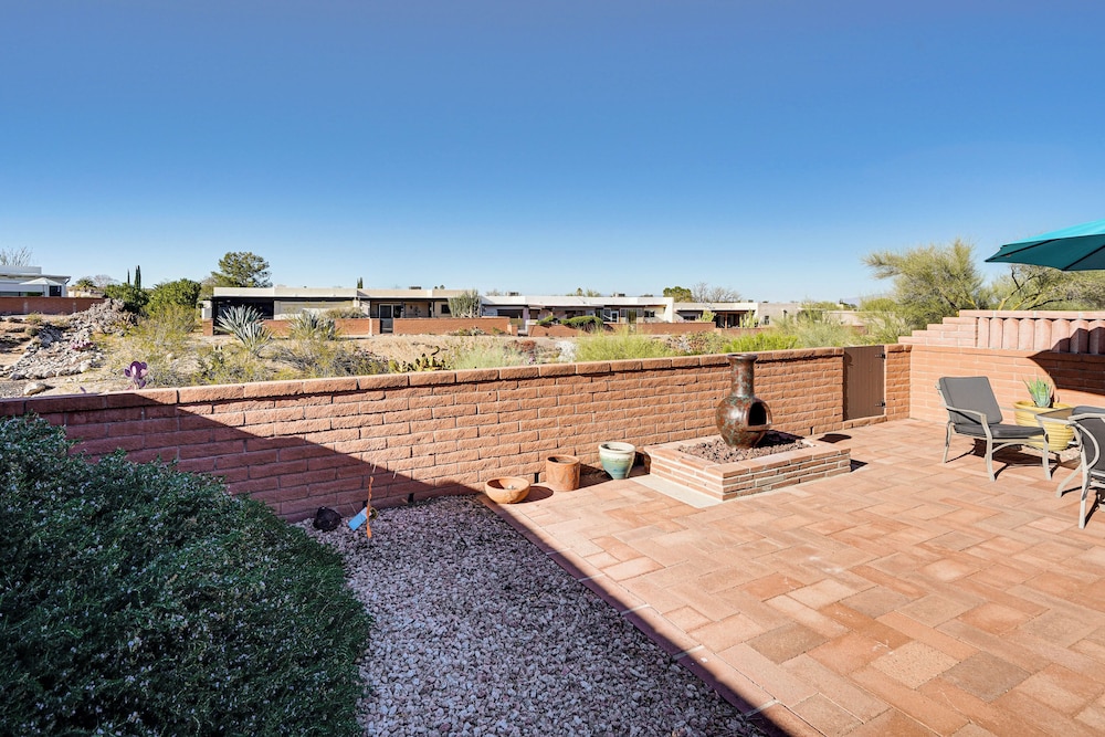 Tranquil Green Valley Home w/ Screened Porch