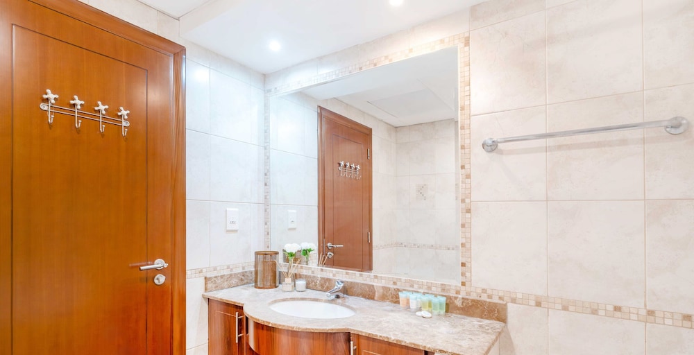 LUX The Al Seef Marina 4 bed Suite