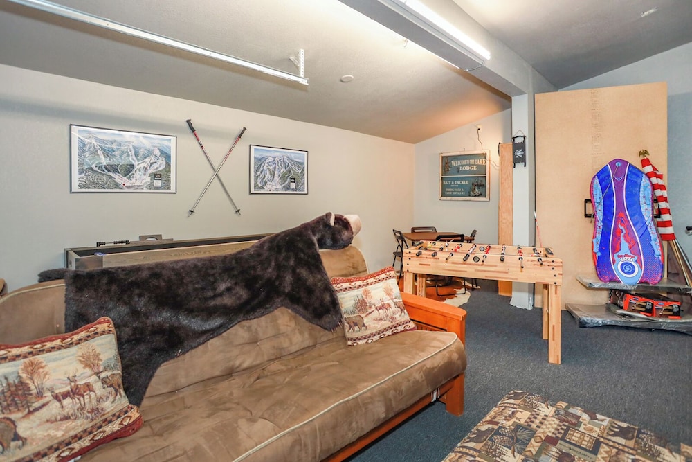 Comet's Cabin