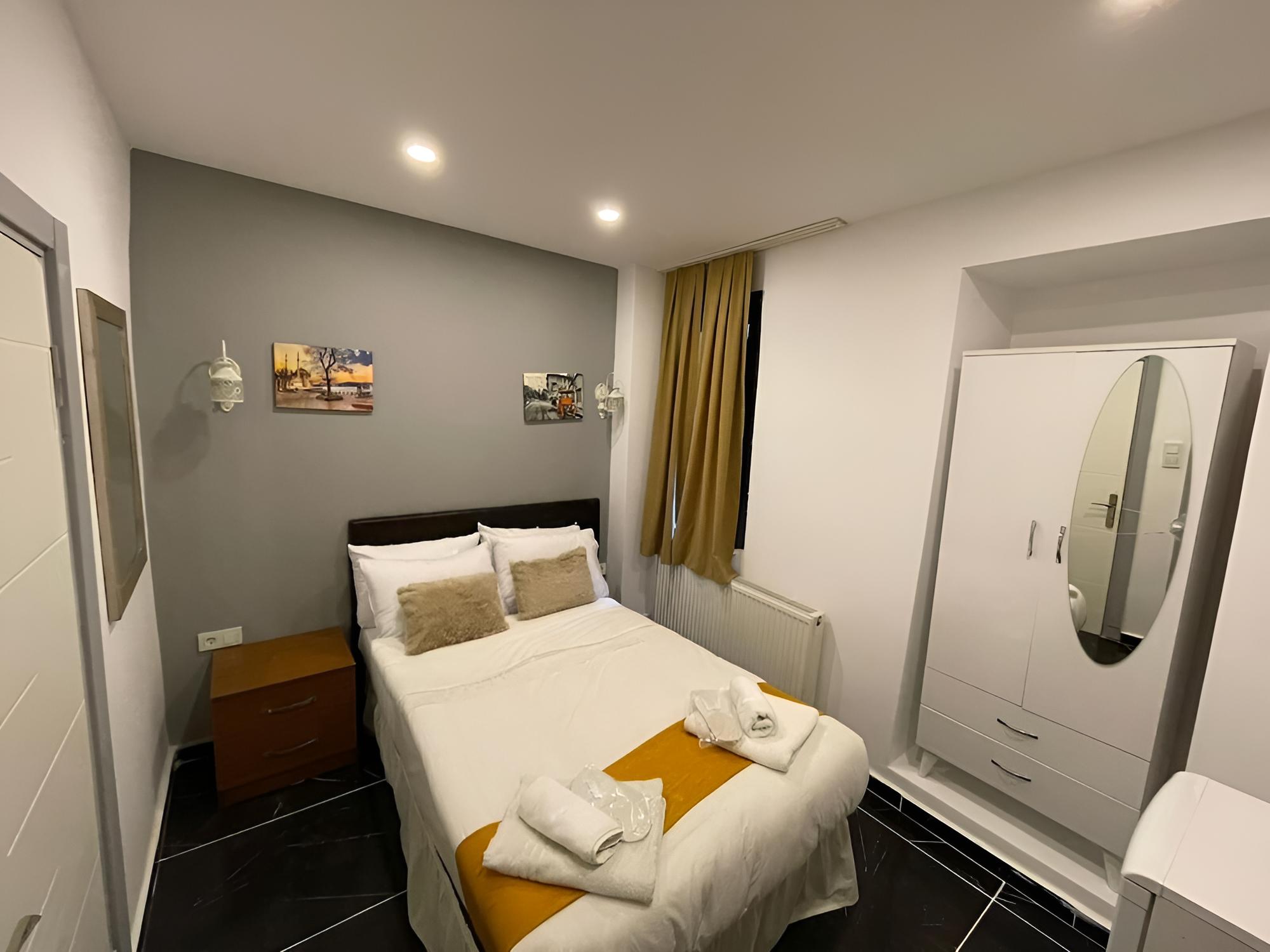 Happy Dreams Apart Hotel