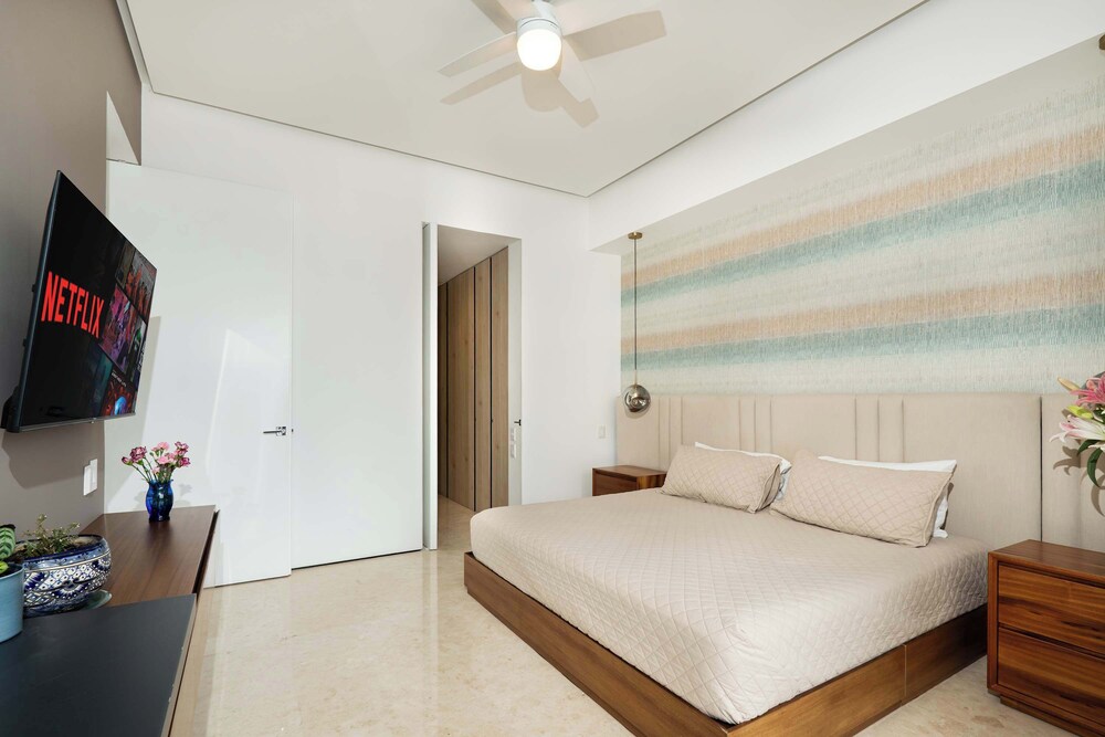 Soho PV Stunning Views Luxury Heated Rooftop Pool