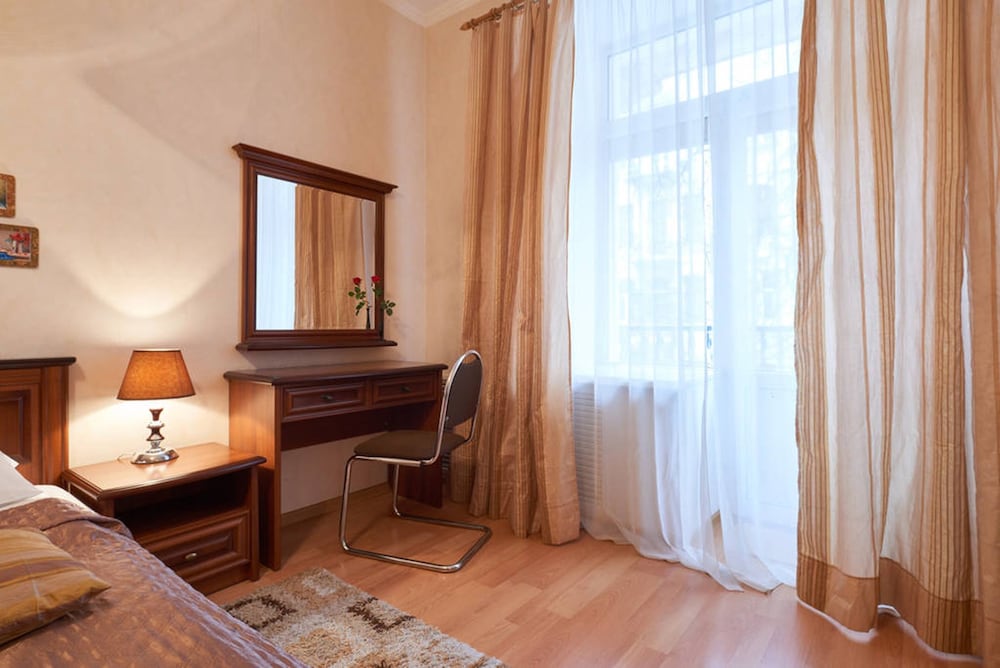 Home-Hotel Shelkovichnaya 13-2 view 4