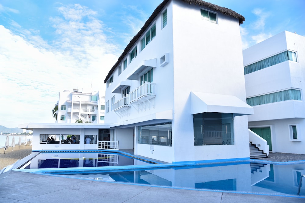 Manzanillo Vacations - Best Western Plus Luna del Mar - Property Image 1