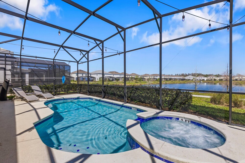 295 Marcello Blvd