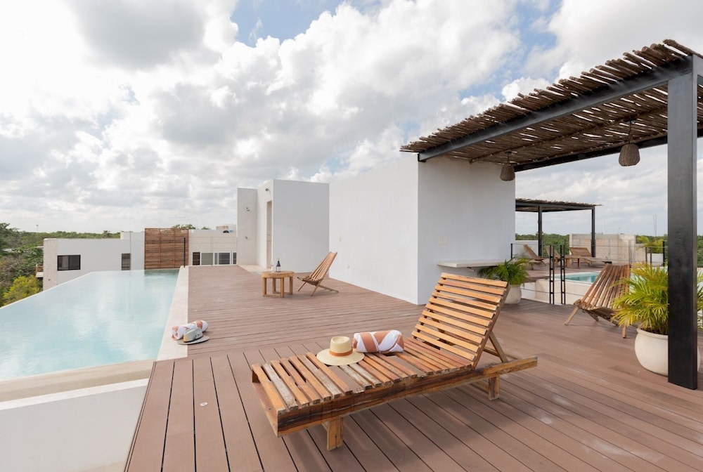 1BR Insta-worthy Loft w Infinity Pool Great Wifi view 2