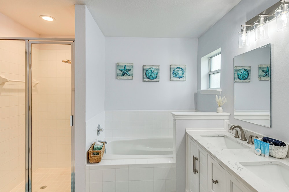 On-site Canal Access: Luxe Home in Palm Coast!
