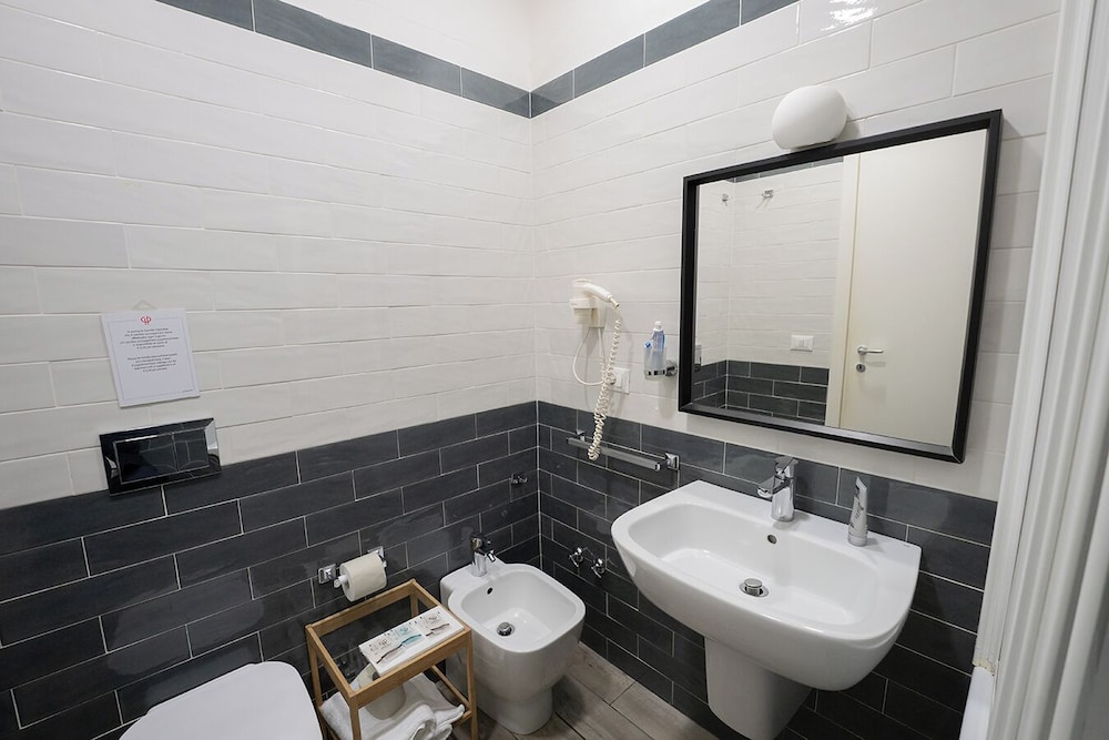 B&B Le 4 Stagioni Dante's Suites by ClaPa Group Dislocated Hospitality