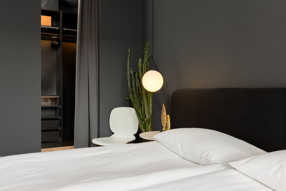 Kasprzaka 31A by Renters Prestige view 3