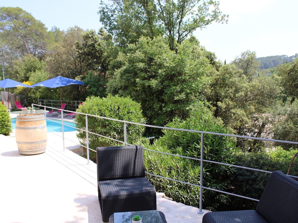 Holiday Home With Large Garden and Pool