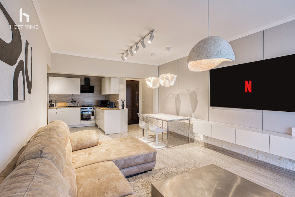 Grand Stay Apartment in Rehab City