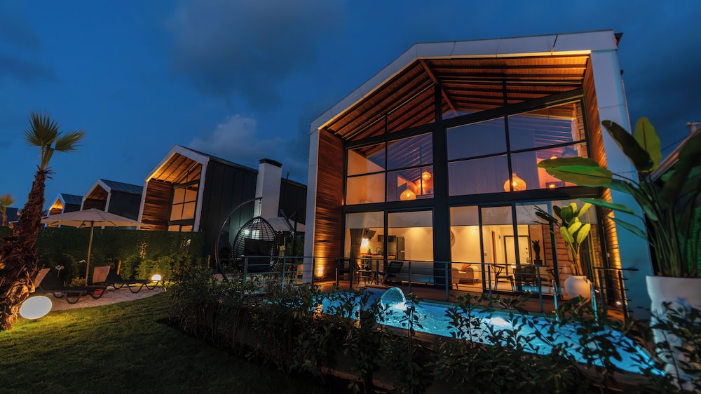 Hotel Trio Palazio Sapanca - Image 1