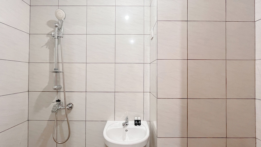 Great Deal Studio (No Kitchen) At Bandaraya - Tallasa City Makassar Apartment