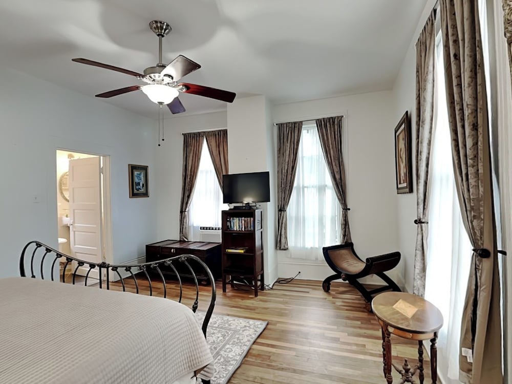 Victorian Rose by Ryson Vacation Rentals