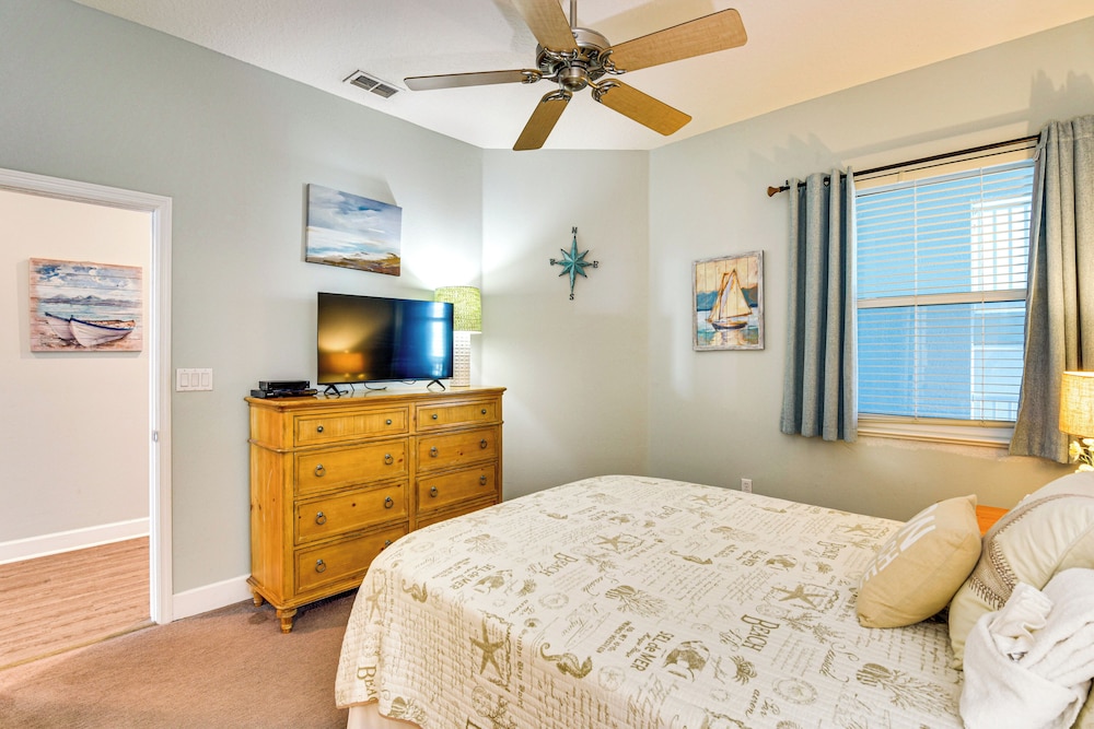Steps to Beach: Palm Coast Escape w/ Resort Perks!