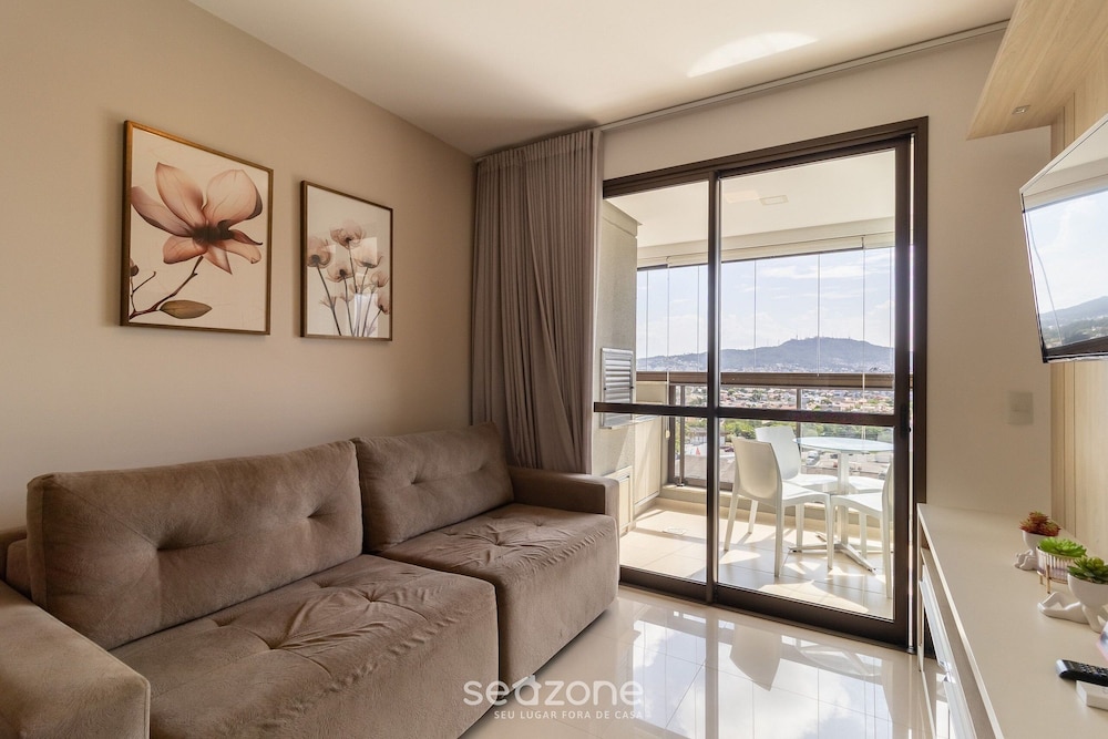 Full Apartment With Amazing View! Lrc0703