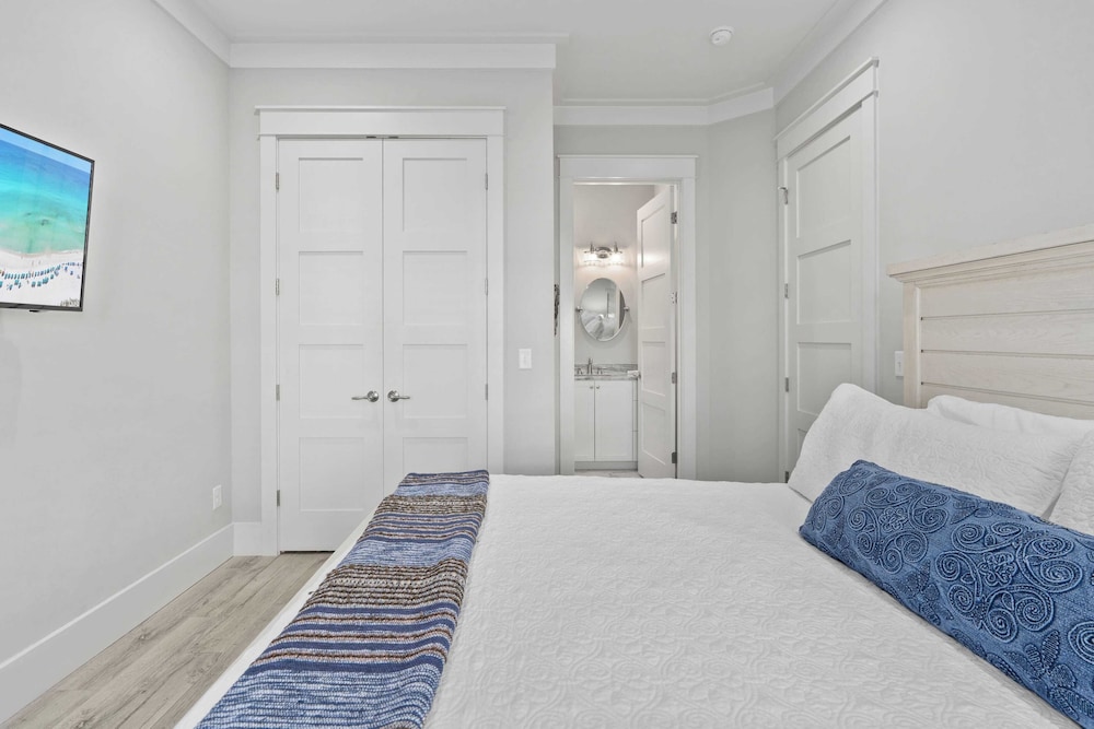 The Palmetto Blue by Avantstay Steps to Beach, Ocean Views