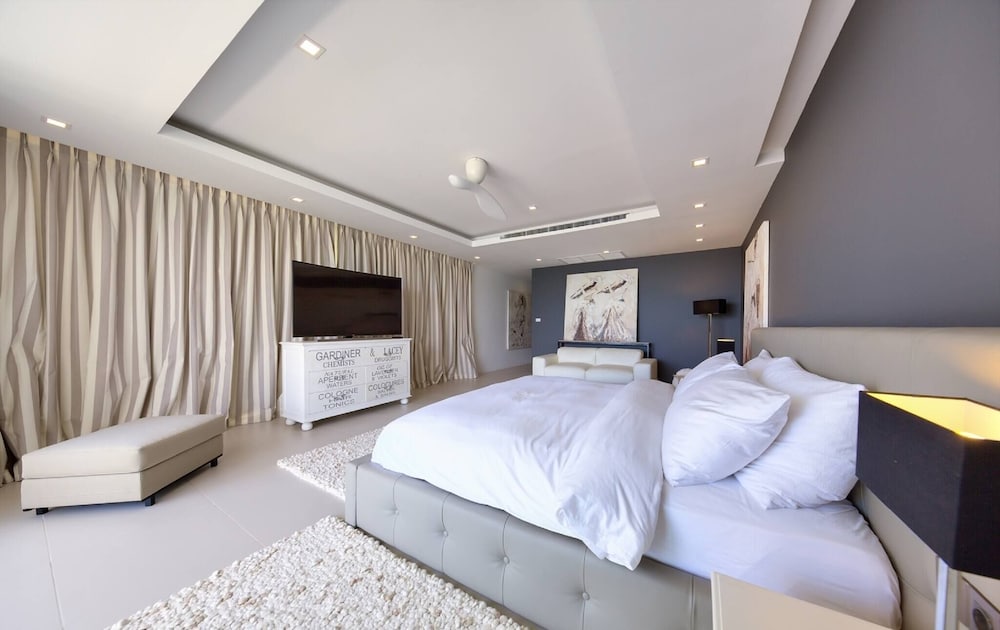 Luxury Sea View Pool Villa L at Unique Residences