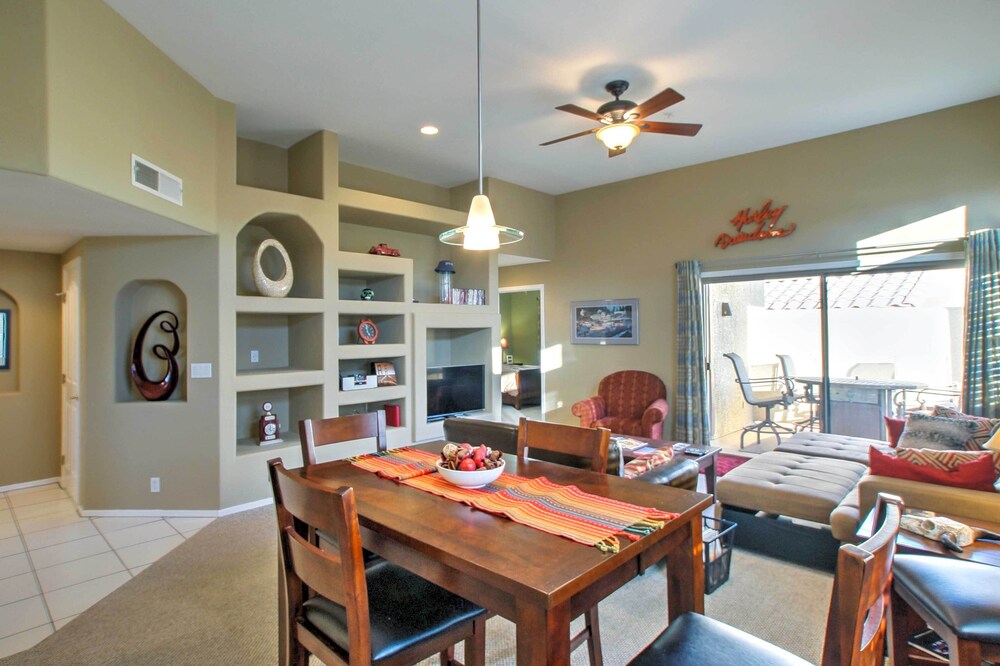 Lovely Condo w/ Balcony < 3 Miles to Parks + Golf!