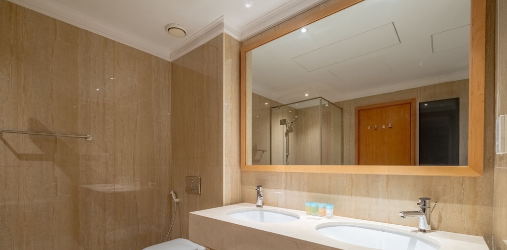 LUX The Shemara Marina View Suite