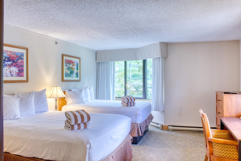 The Grand Lodge by Traverse Hospitality (No Resort Fees)