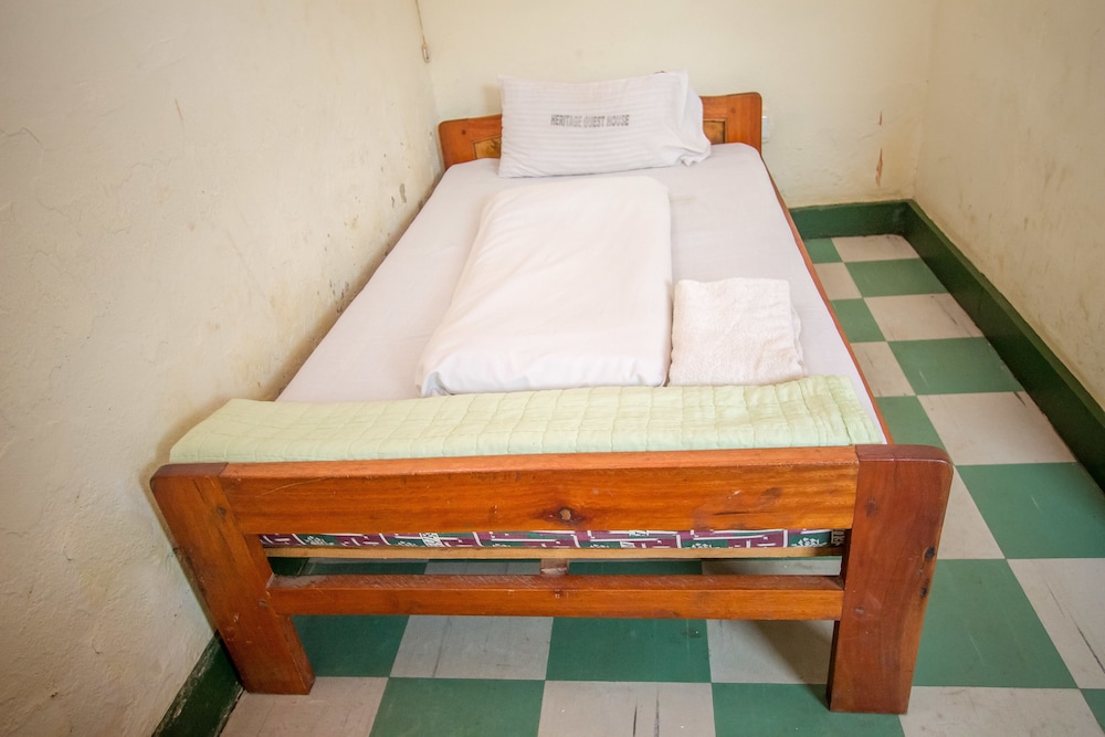 Sabinyo Guest House