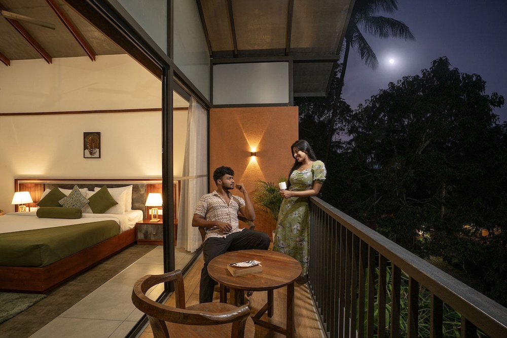 Crystal Kuruva Nature Resort & Spa