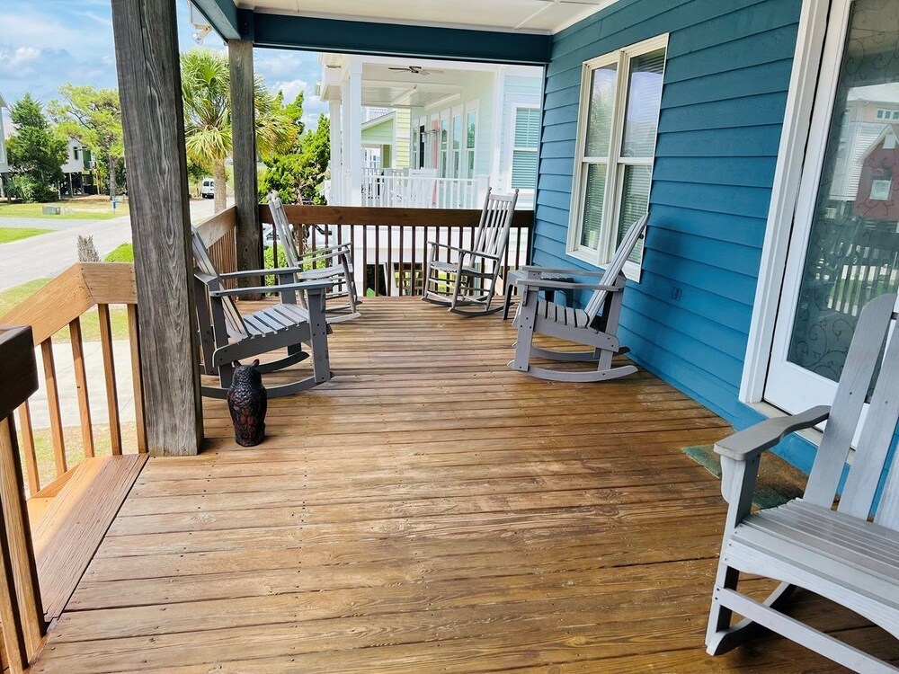 Tradewinds 4 Bedroom Home by RedAwning