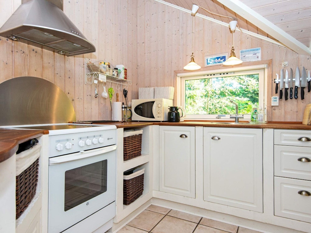 6 Person Holiday Home in Ansager