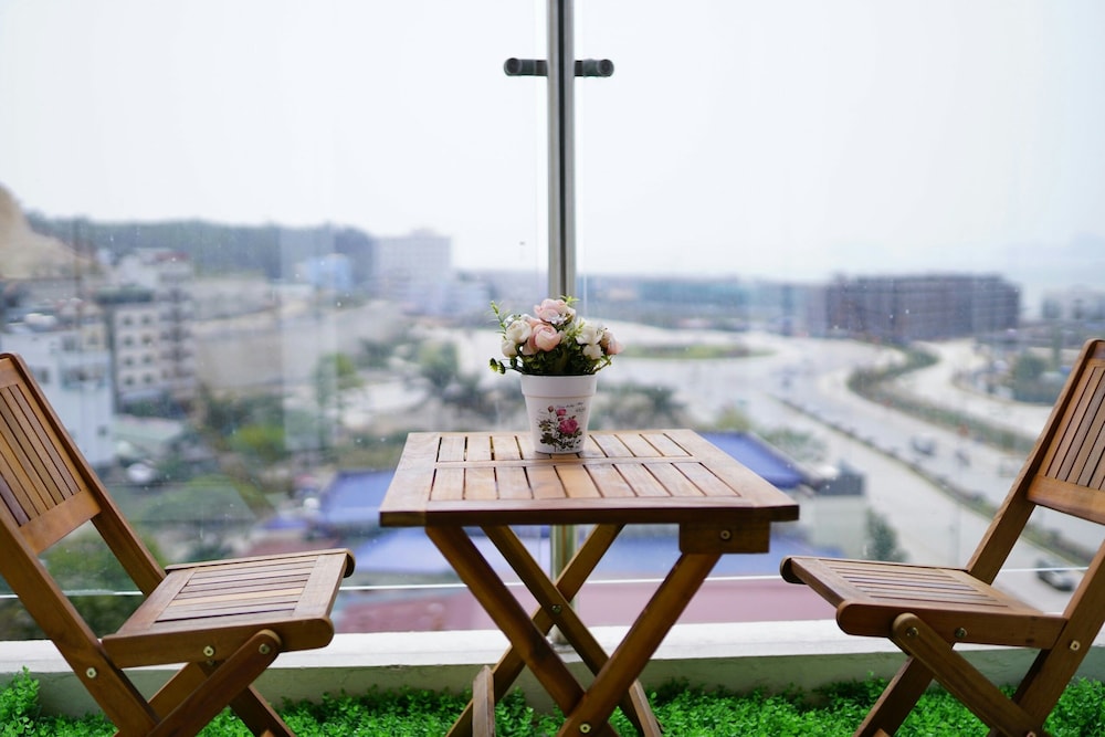 Hometel Newlife Ha Long