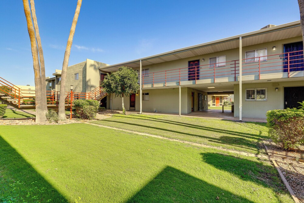 Walk to Old Town: Scottsdale Condo w/ Pool Access!