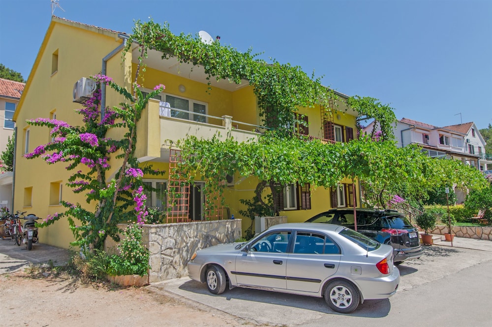 Apartments and Rooms Anita view 4