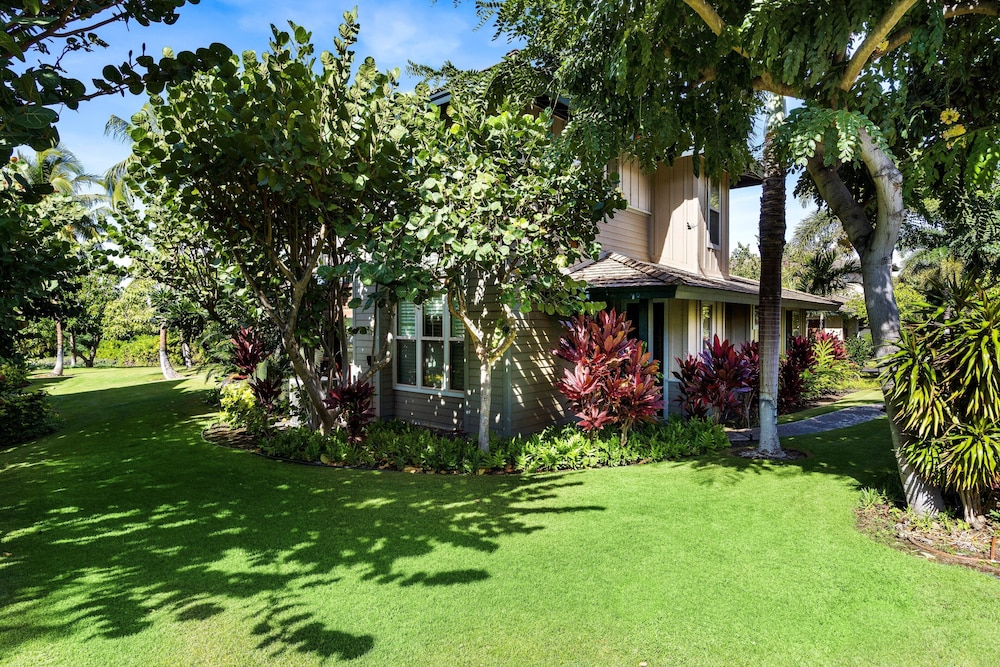 Beautiful Townhouse - Great Amenities and Spacious Lanai! Comes With Beach Pass! - Vrkcv