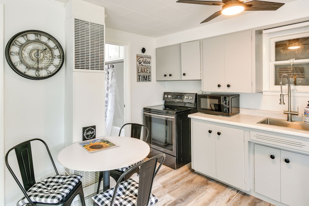 Steps to Water + Boating: Houghton Lake Retreat