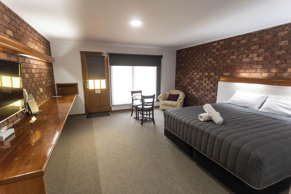 Donald Motor Lodge