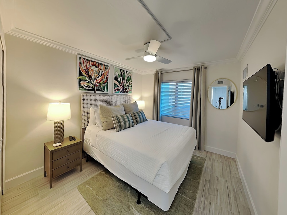 Seaside 4 by Distinctive Beach Rentals