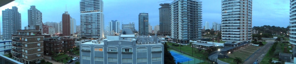 Arenas del Mar Apartments