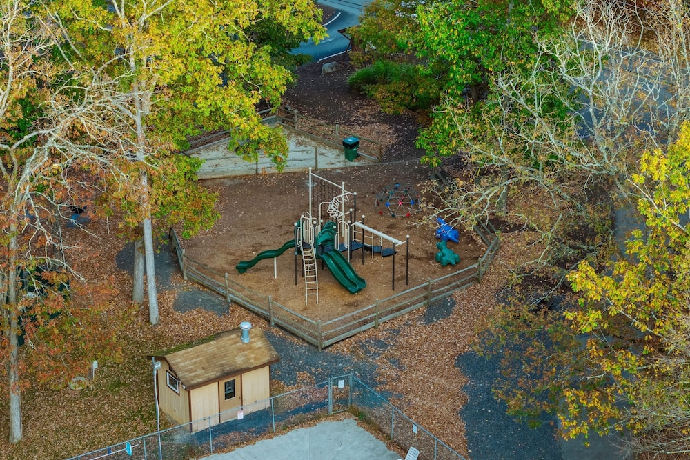 Somerset Lodge by Avantstay Hot Tub Lake Access Community Amenities