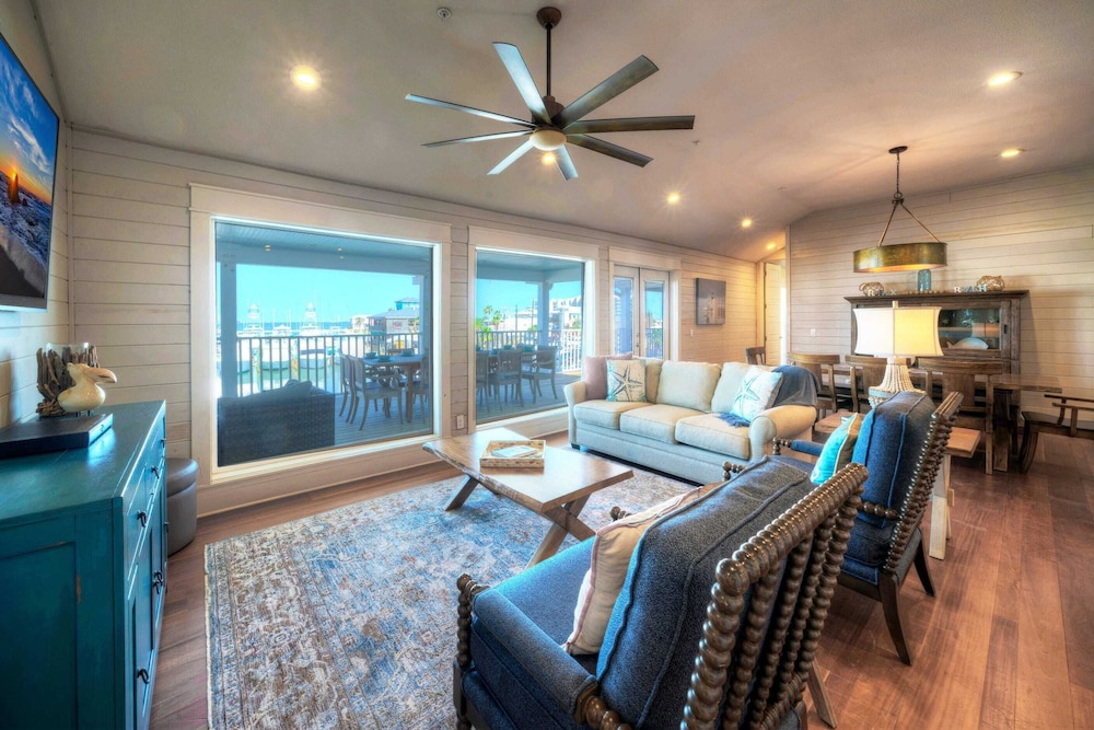 Blue Marlin at Trout Street Balcony w/ Marina Views Walk to Port A Nightlife