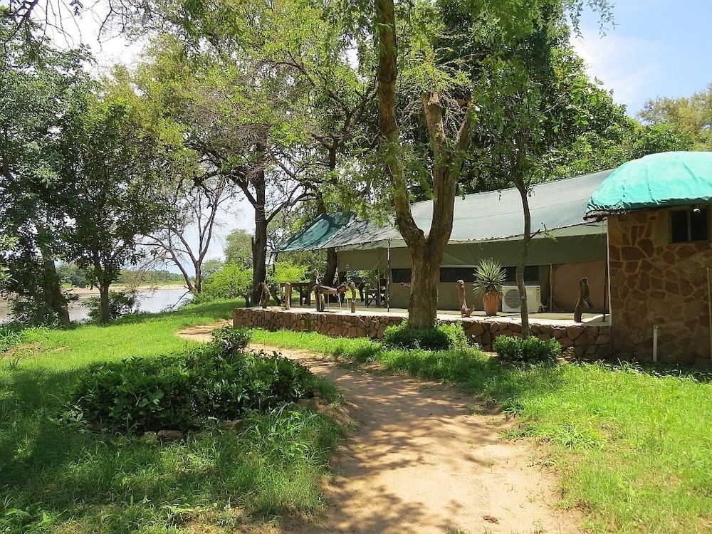 Croc Valley Camp
