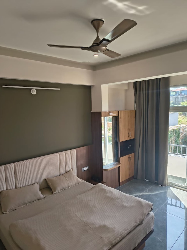 Shree Vallabh Resort