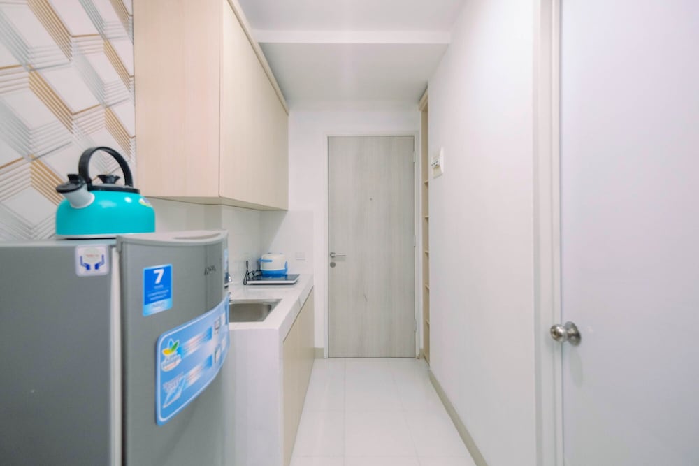 Relaxing Studio Apartment at Azalea Suites Cikarang view 3