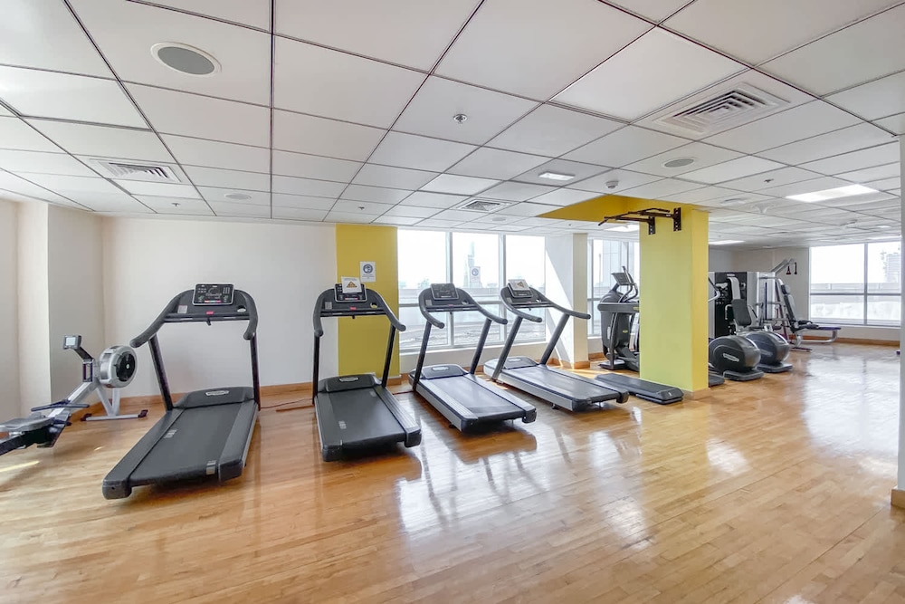 Chic Marina-view Studio in Bay Central Marina